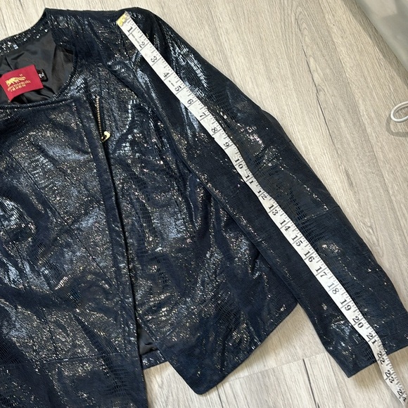 Jacket - Picture 9 of 10